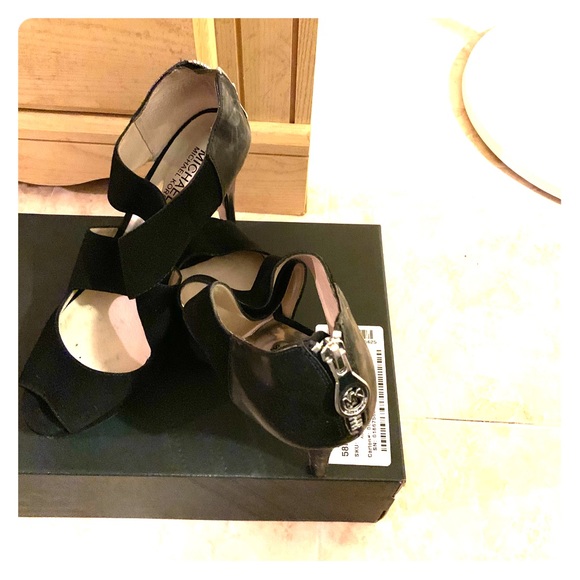 Shoes - Pumps